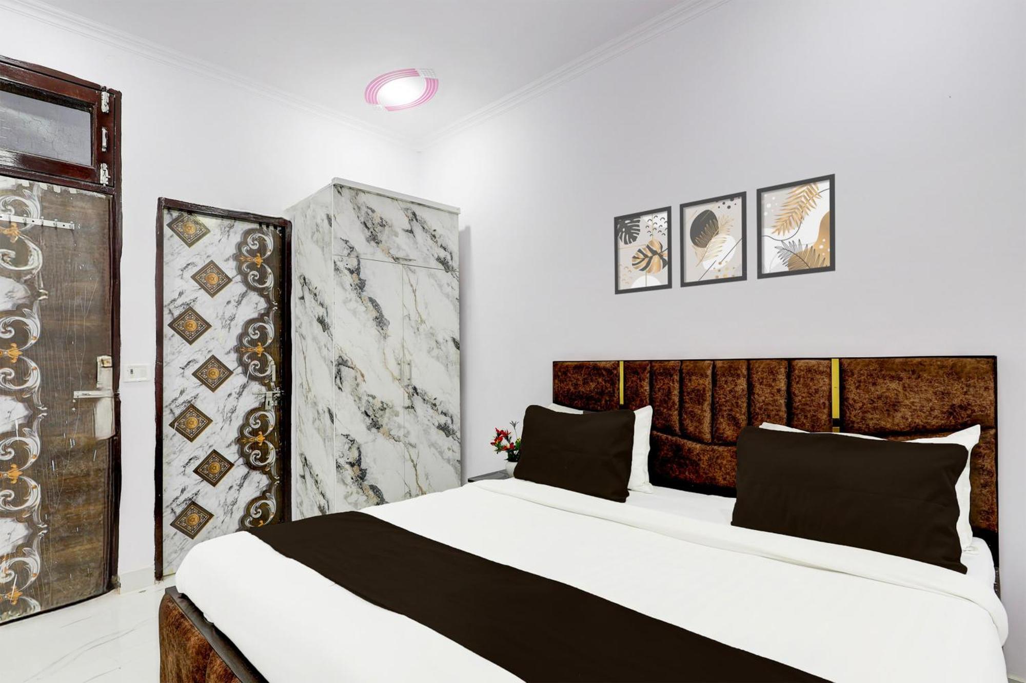 Hotel The Arrow Near Paschim Vihar Delhi  Exterior photo